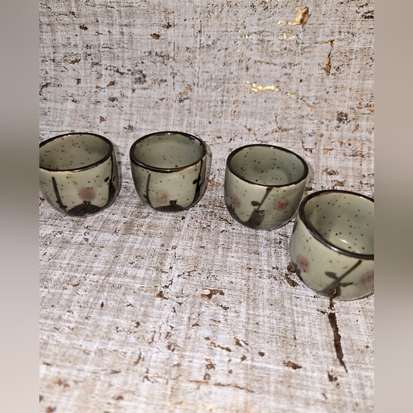 Japanese Saki Set - Picture 4 of 6